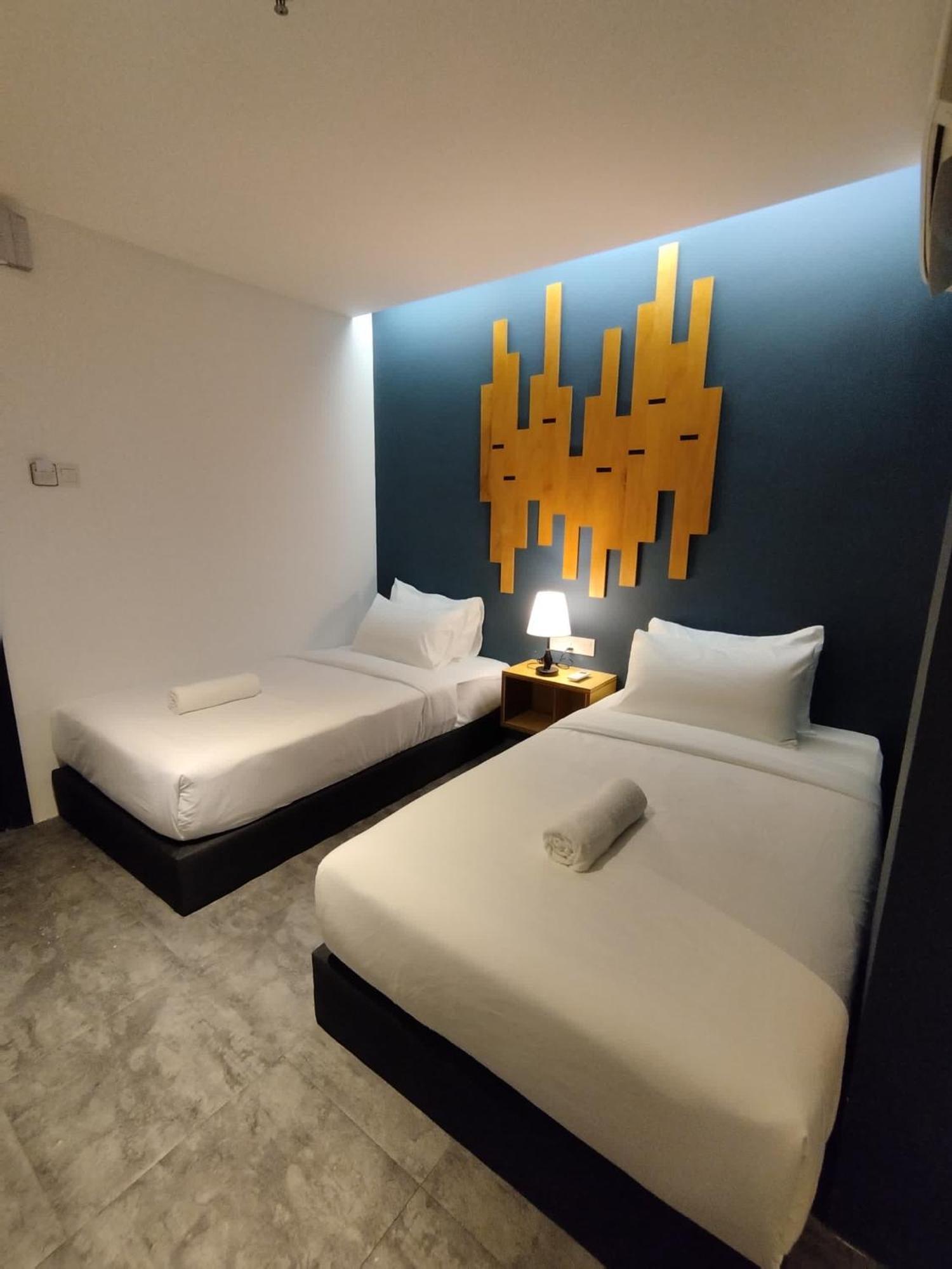 Kingston Hotel 7 - Johor Bharu Джохор Бахру Екстериор снимка