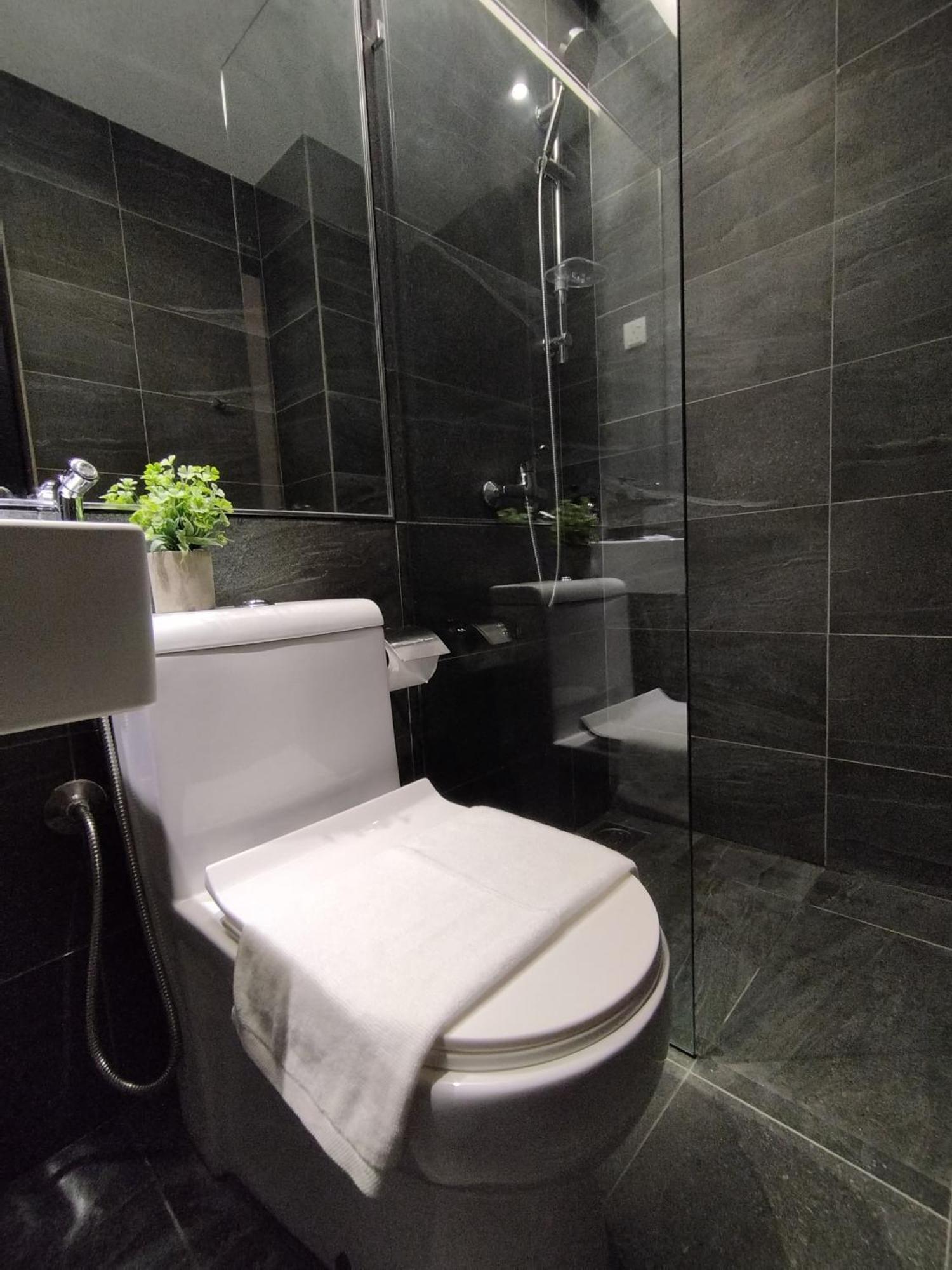 Kingston Hotel 7 - Johor Bharu Джохор Бахру Екстериор снимка